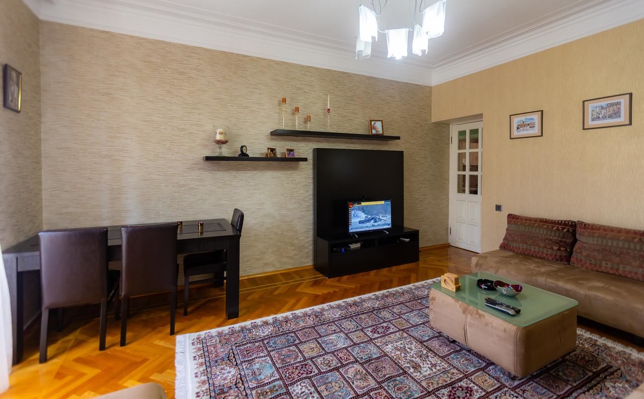 Апартаменты Azneft Square Flame Towers View Apartment Баку-7