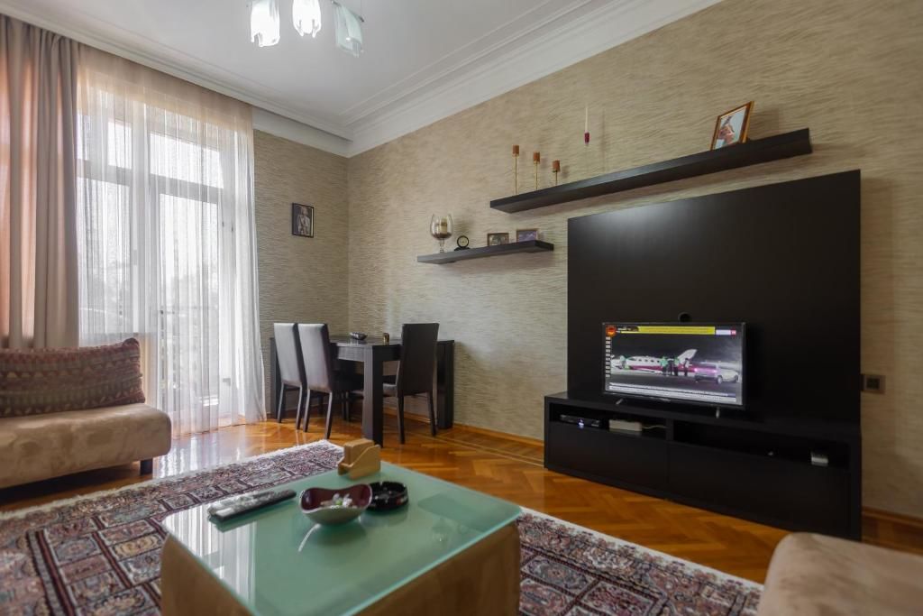 Апартаменты Azneft Square Flame Towers View Apartment Баку-62