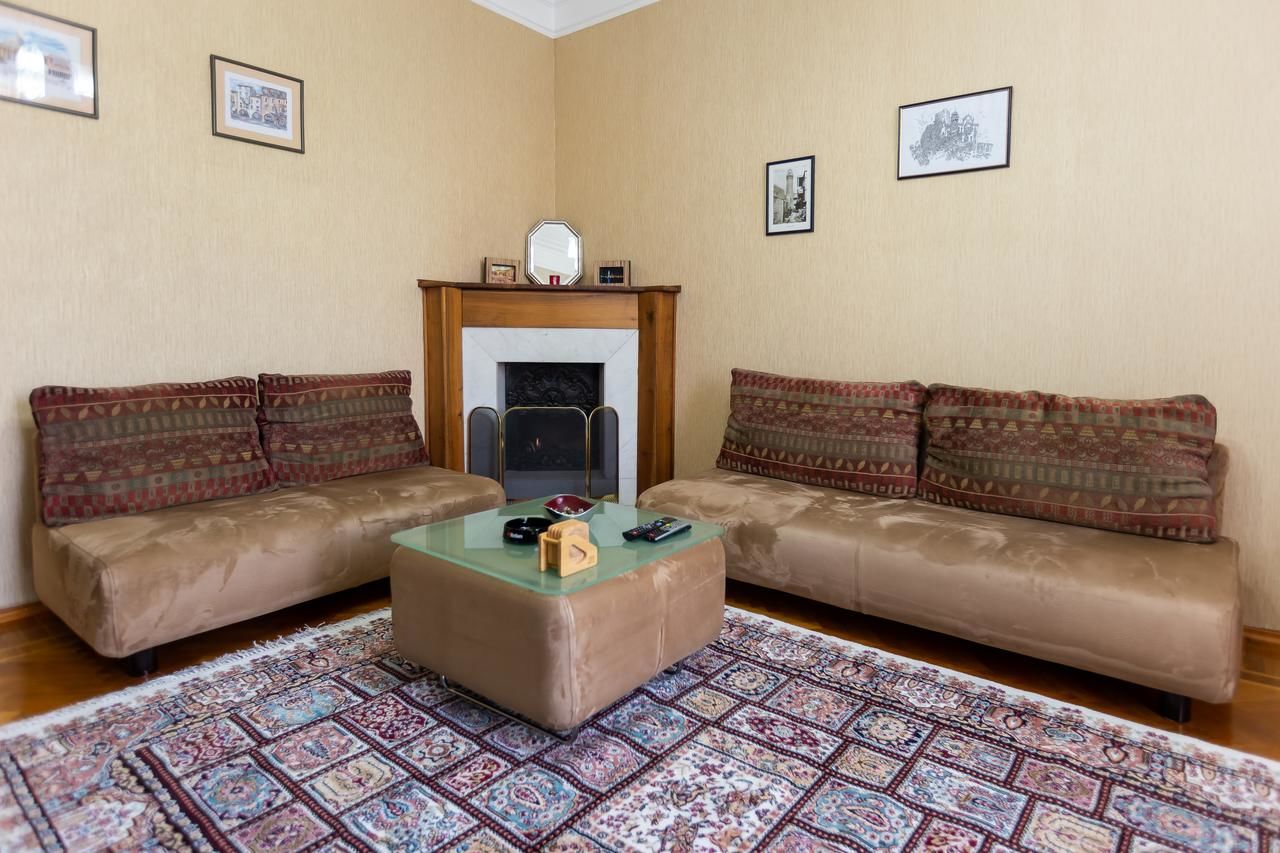 Апартаменты Azneft Square Flame Towers View Apartment Баку-10